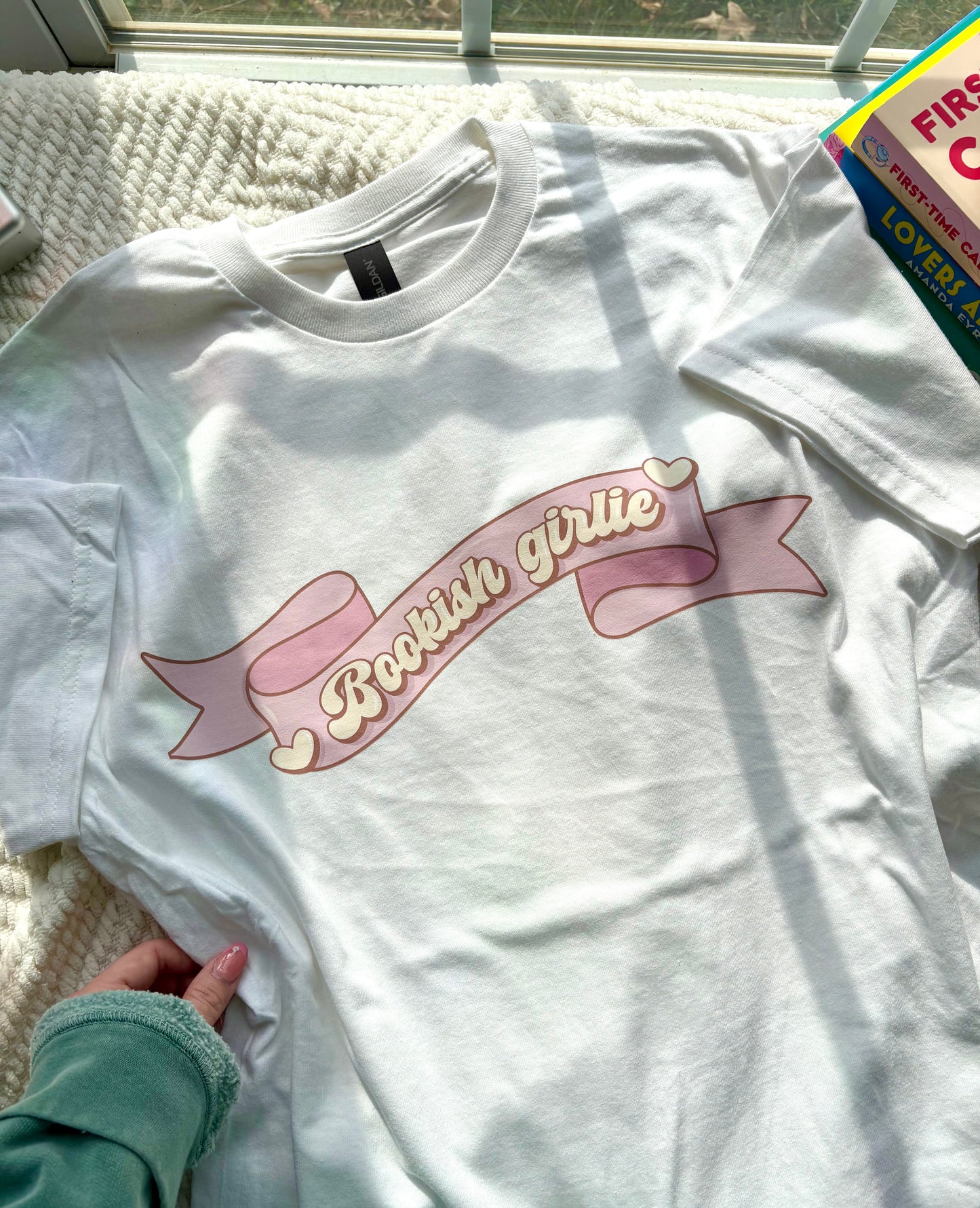 Bookish Girlie - Shirt/Crewneck