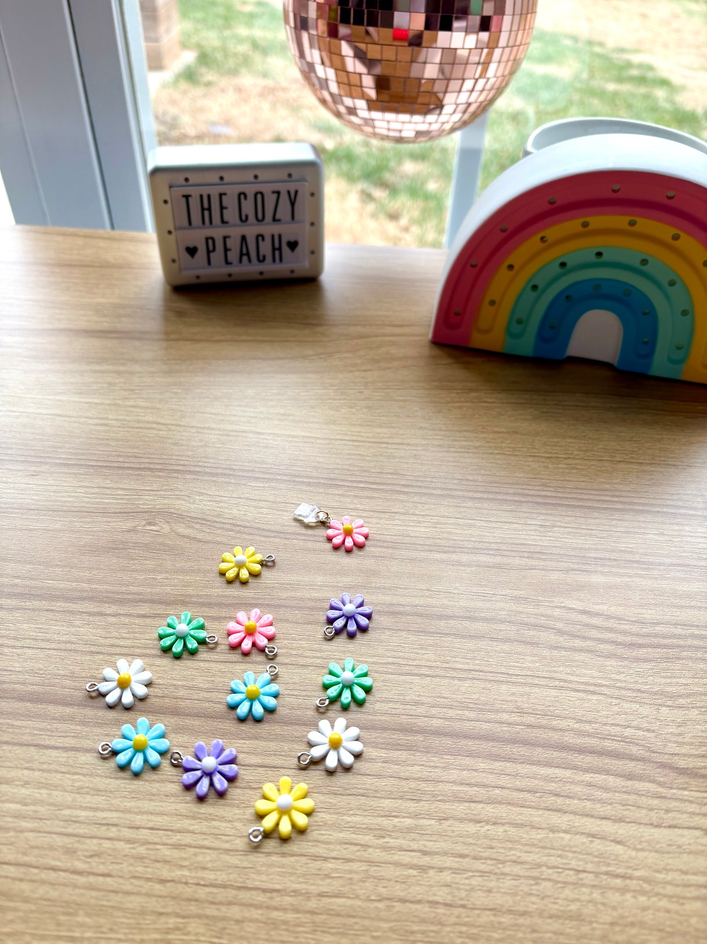 Colorful Daisy Kindle/Switch Charm