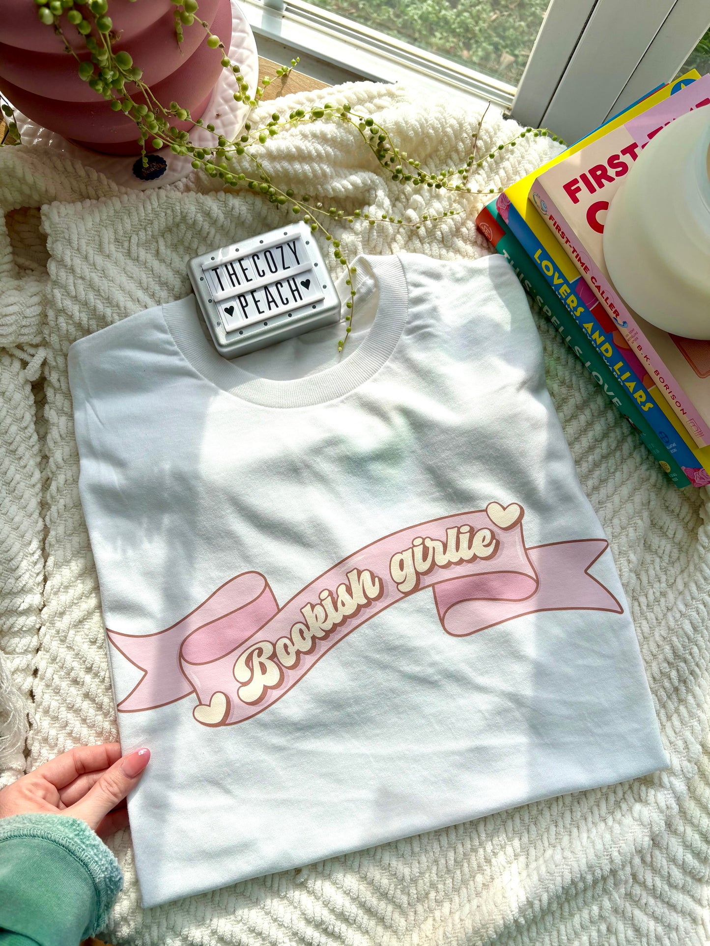 Bookish Girlie - Shirt/Crewneck
