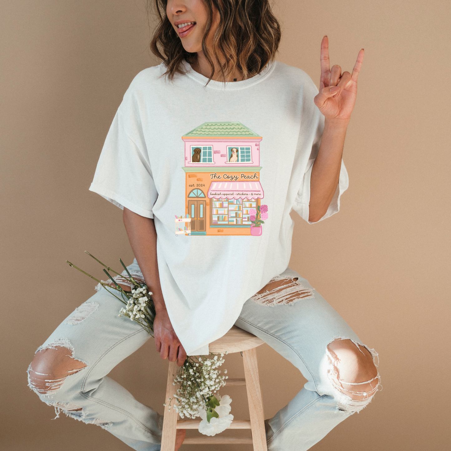 The Cozy Peach Bookstore - Shirt/Crewneck