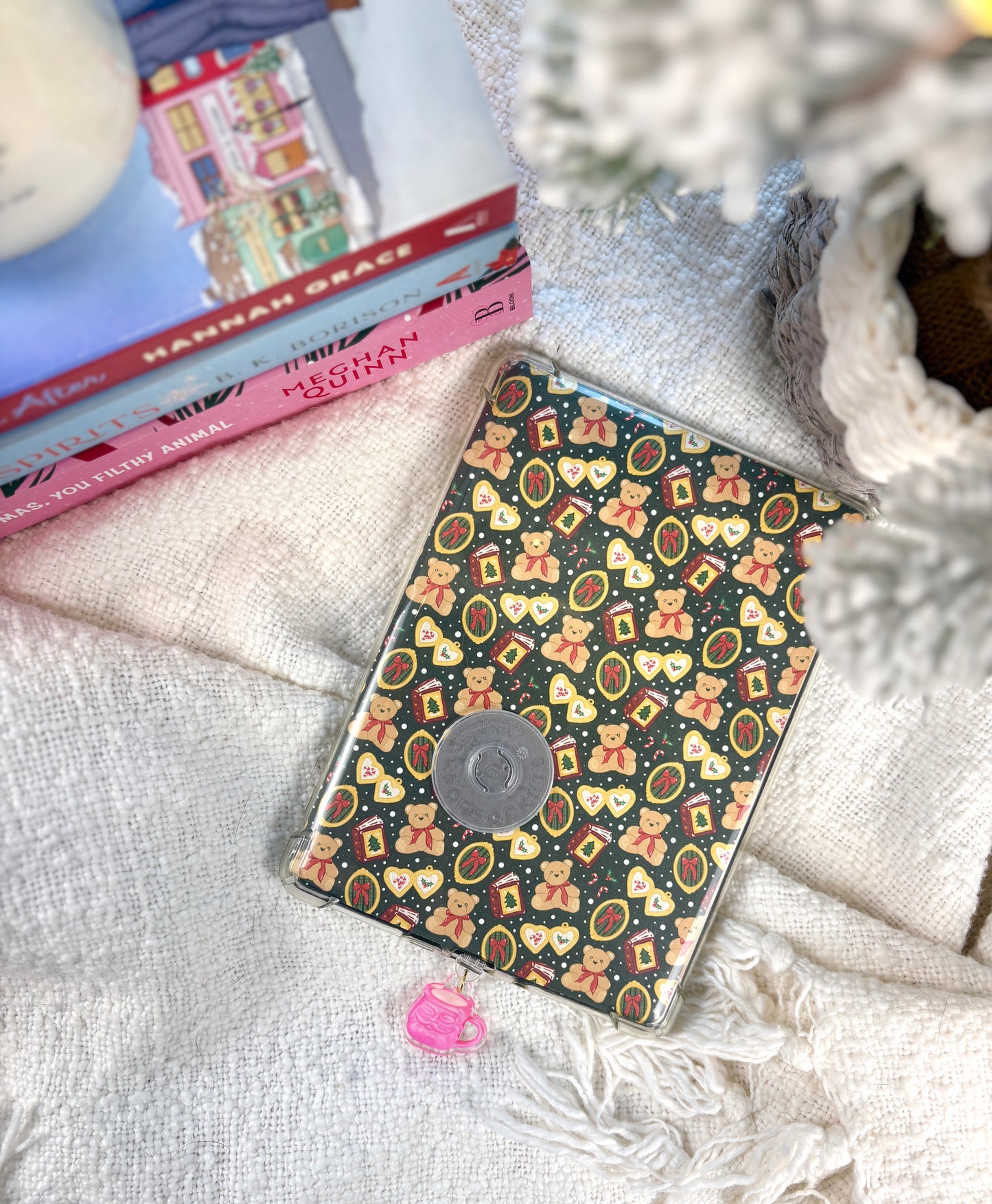 Vintage Santa Mugs Kindle Charm