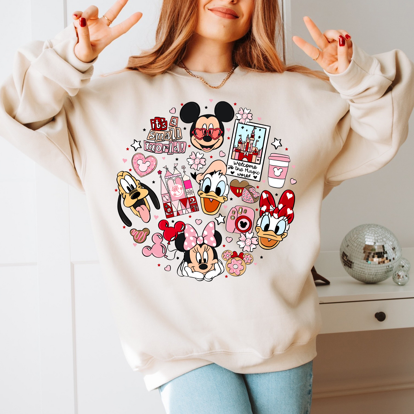 It's A Small World Valentine's Friends - Shirt/Crewneck