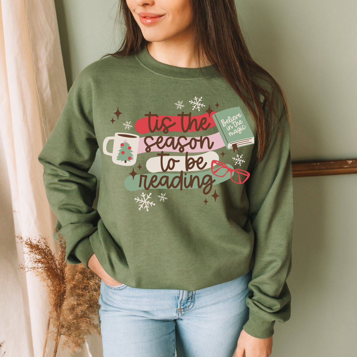 'Tis The Season To Be Reading - Shirt/Crewneck